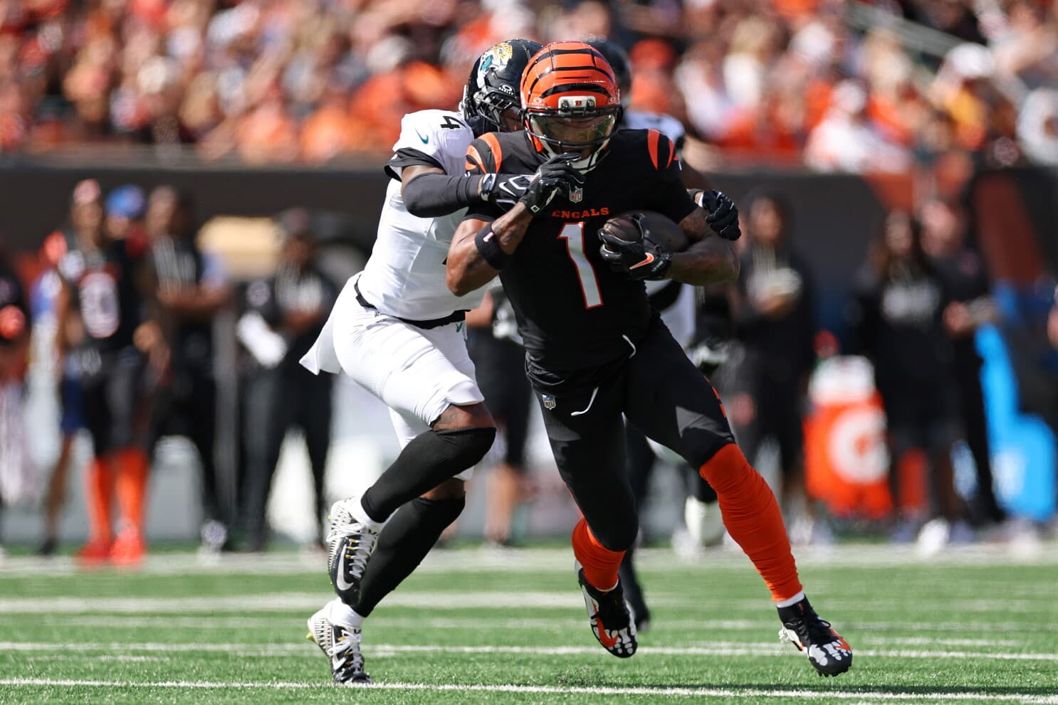 Ja'Marr Chase Evaluated for Concussion After Big Hit Against Jaguars, Questionable to Return
