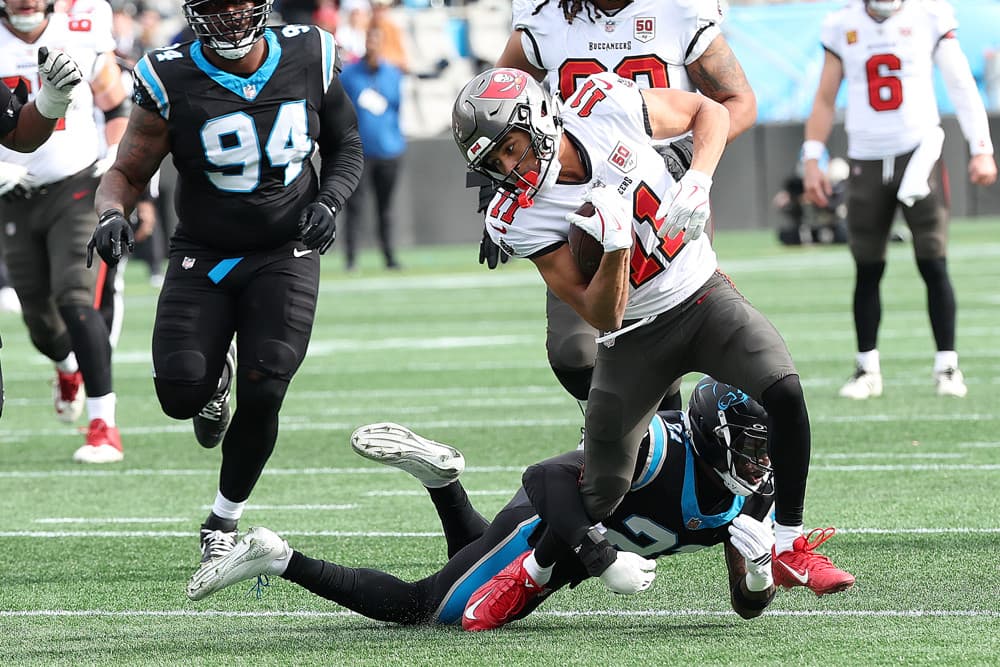 Jalen McMillan Ruled Out With Knee Injury After Early Exit vs. Vikings